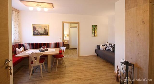 Apartment Schneeberger Stummerberg Zimmer foto